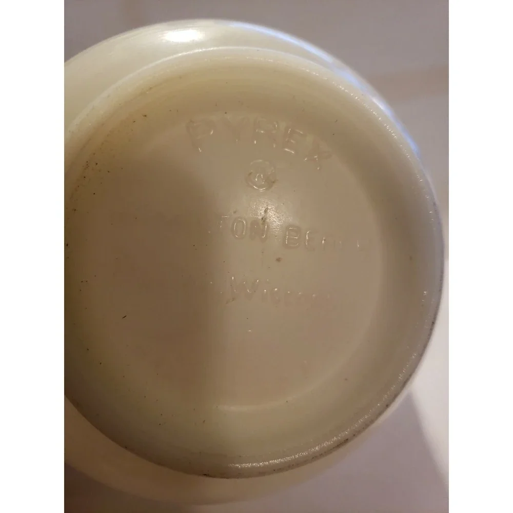 Vintage Pyrex Hamilton Beach Milk Glass‎ Mixing Bowl White Pouring Spout C-7